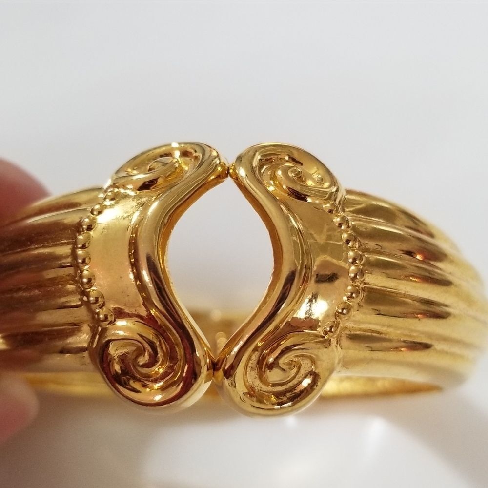 Clamper  Hinged Bangle - Picture 6 of 8